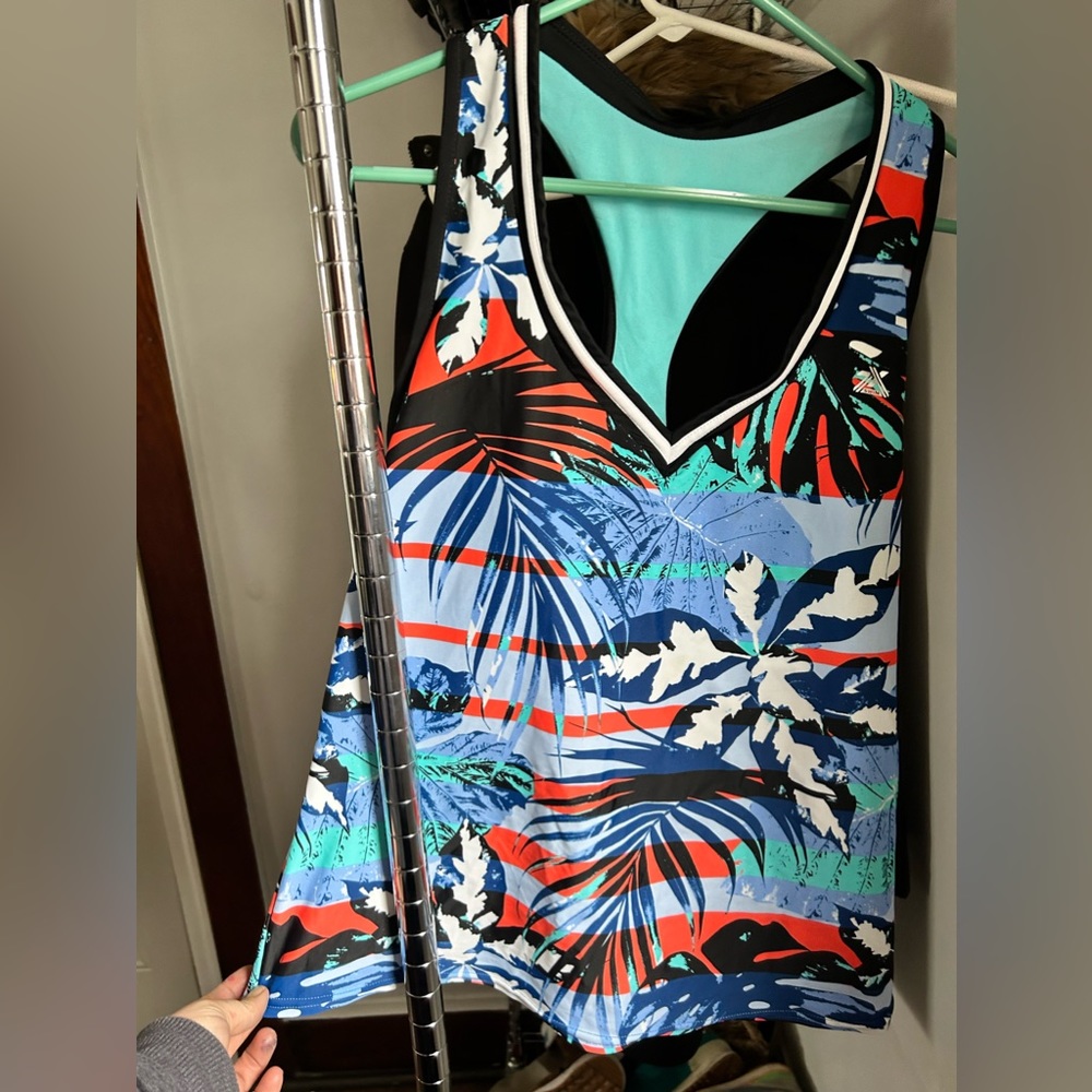 Women’s swimsuit top